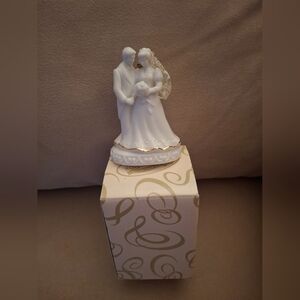White Porcelain Bride N Groom Ornament 4 inches Tall.does not play music